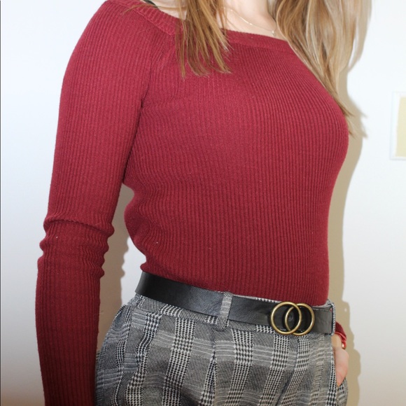 Off-The-Shoulder Red Ribbed Sweater - Picture 3 of 4